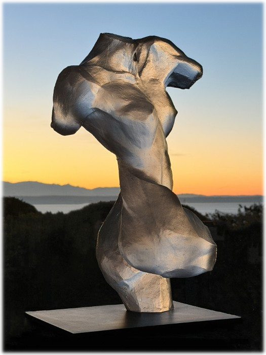 Chatoyant glass sculpture by David Varnau