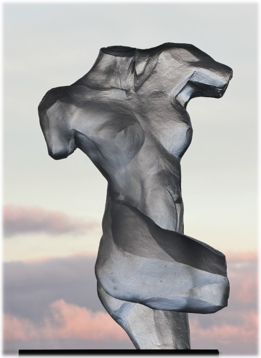Chatoyant glass sculpture by David Varnau