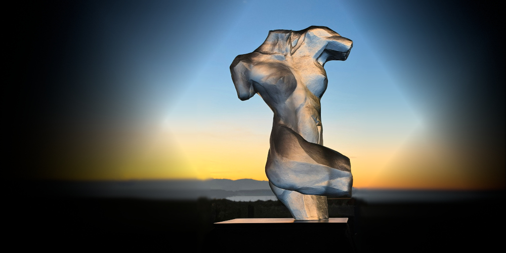 Chatoyant glass sculpture by David Varnau